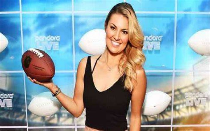 11 Facts About Amanda Balionis [2023]