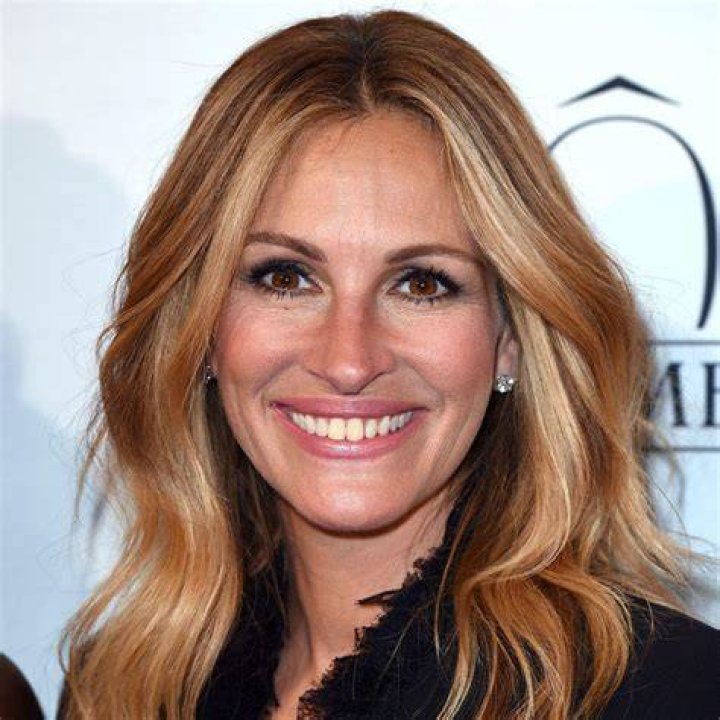 30 amazing facts about Julia Roberts! (List) Useless Daily Facts