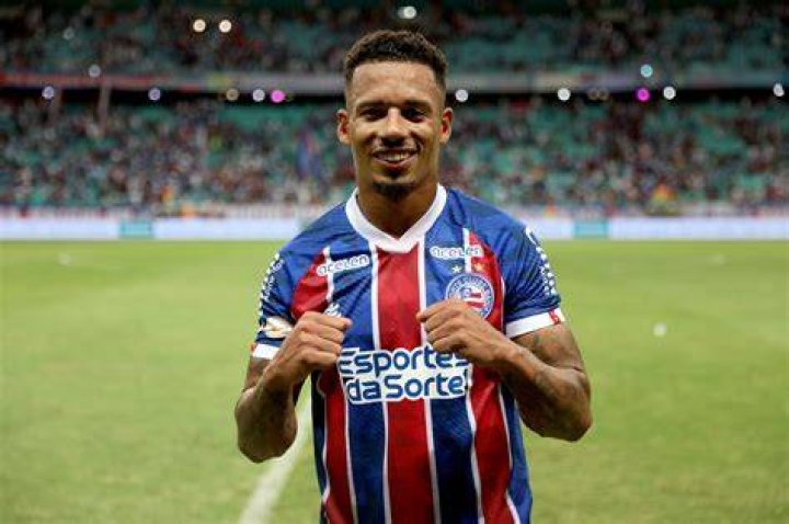 Acertado com o Bahia, atacante Everaldo aguarda documenta&ccedil;&atilde;o do Kashima