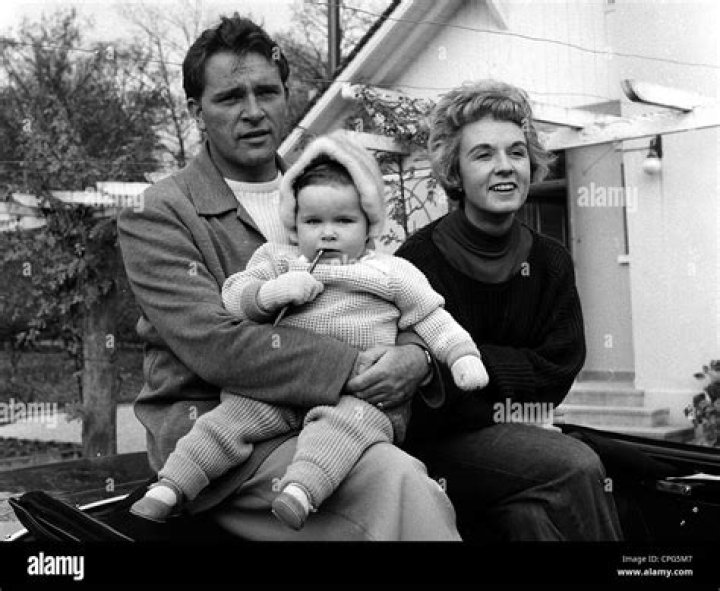 Actor Richard Burton Family Photos With Ex Wife Elizabeth Taylor, Suzy
