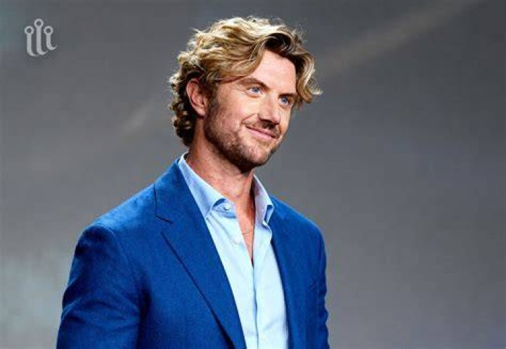 Adam Demos height How tall is the A Perfect Pairing and Sex/Life star?