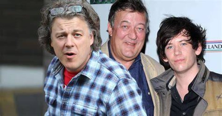 Alan Davies warns Stephen Fry off having children 'Your life is pretty