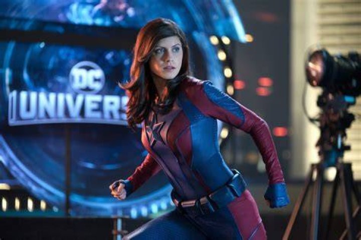 Alexandra Daddario &eacute;tourdit En Tant Que Wonder Woman Dans Une Image &agrave;