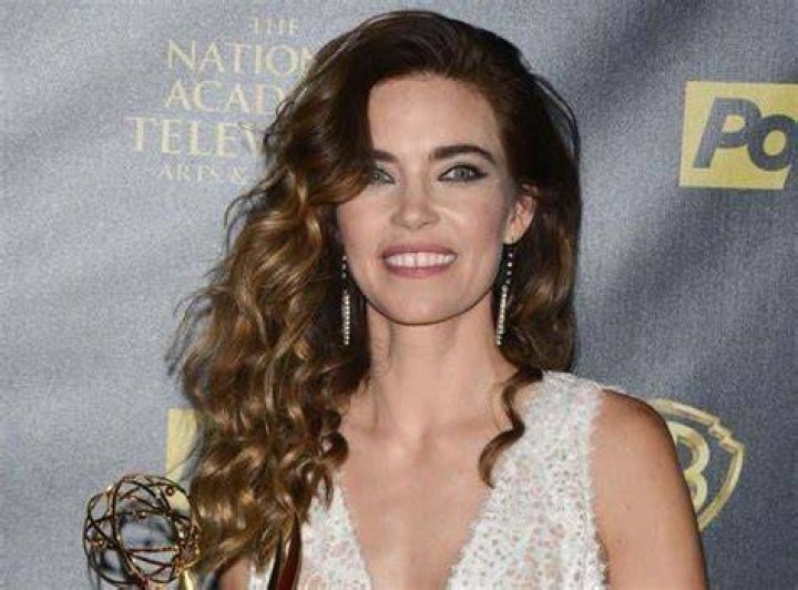 Amelia Heinle Biography, Age, Wiki, Height, Weight, Boyfriend, Family