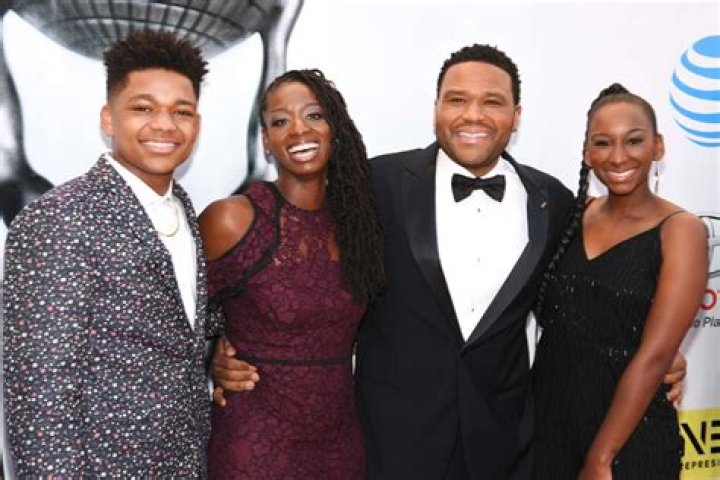 Anthony Anderson and His Family at the 2016 Emmys POPSUGAR Celebrity