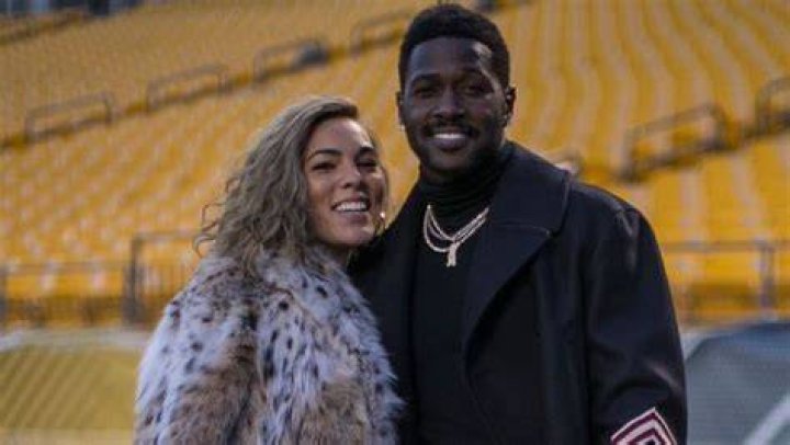 Antonio Brown Wife Chelsie Kyriss Ex Nfl Star Antonio Brown Reveals