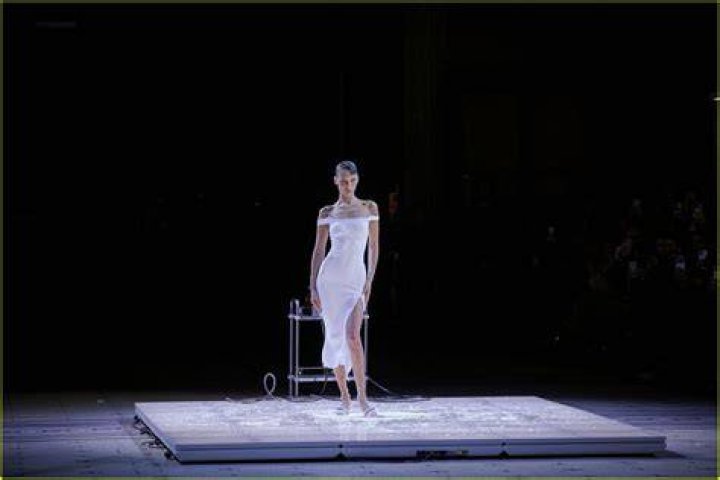 Bella Hadid Has Dress SprayPainted on Her Body During Coperni Show in