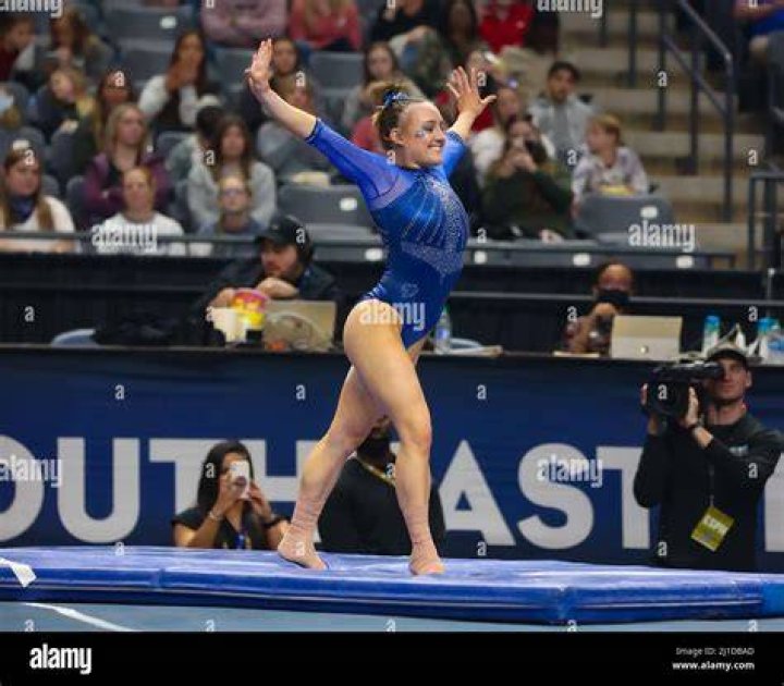 Birmingham, AL, USA. 19th Mar, 2022. LSU's Olivia Dunne on the uneven