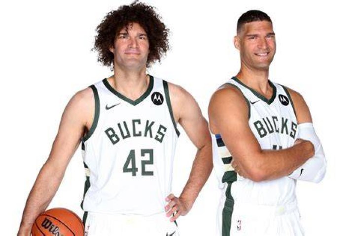 Brook and Robin Lopez Playing together 'definitely' a possibility