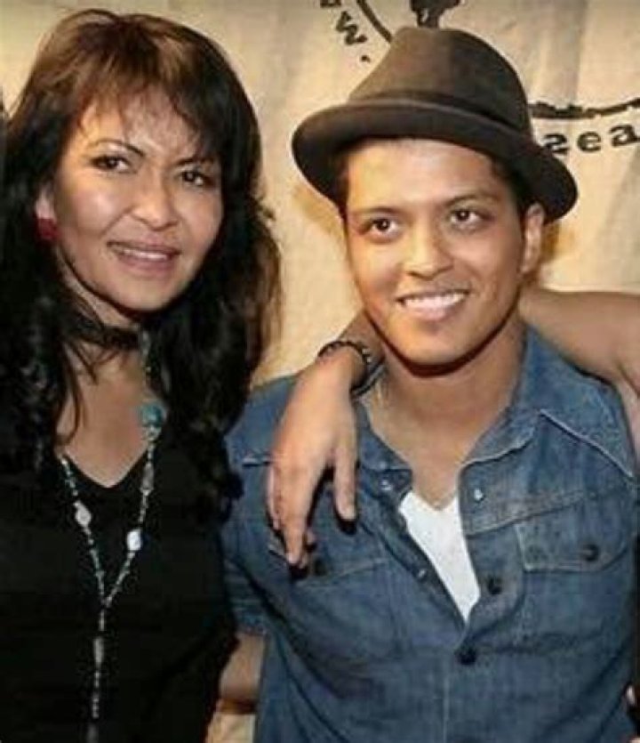Bruno and his lovely mother R. I. P Bruno mars mother, Bruno mars