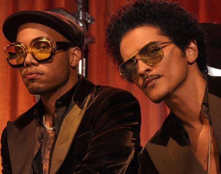 Bruno Mars & Anderson .Paak's 'An Evening with Silk Sonic' Album