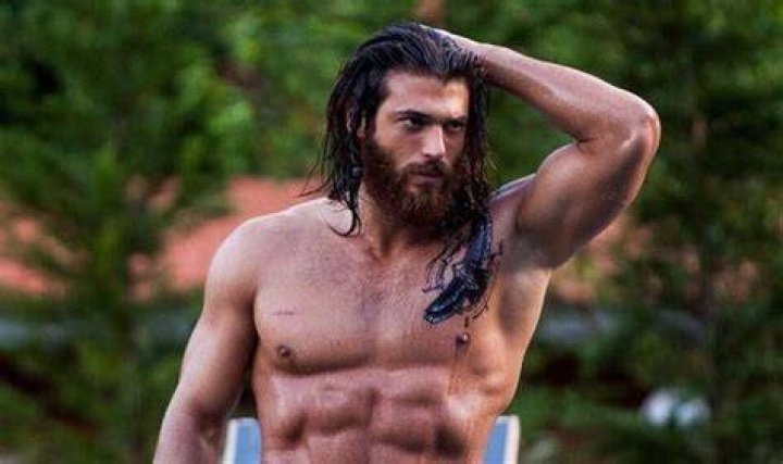 Can Yaman, he lost them when he was only 5 years old the tearjerking