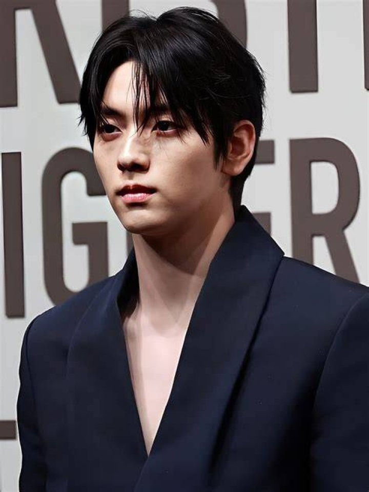 Choi Soobin Wiki 2021 Net Worth, Height, Weight, Relationship & Full