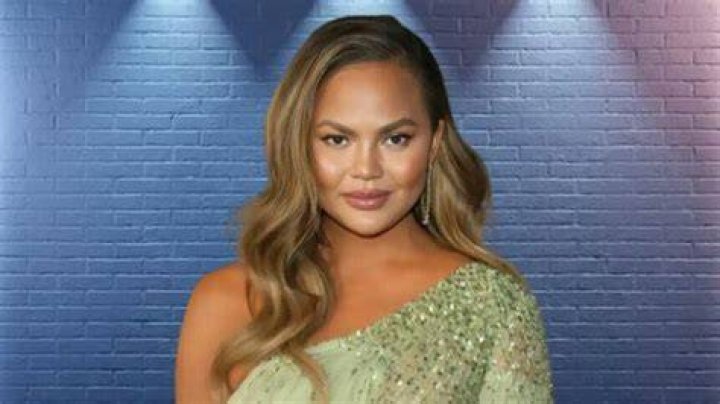 Chrissy Teigen Net Worth (2021), Height, Age, Bio and Facts