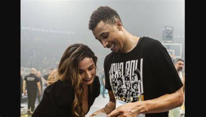 Dante Exum Girlfriend Is Pregnant Meet NBA Player Parents