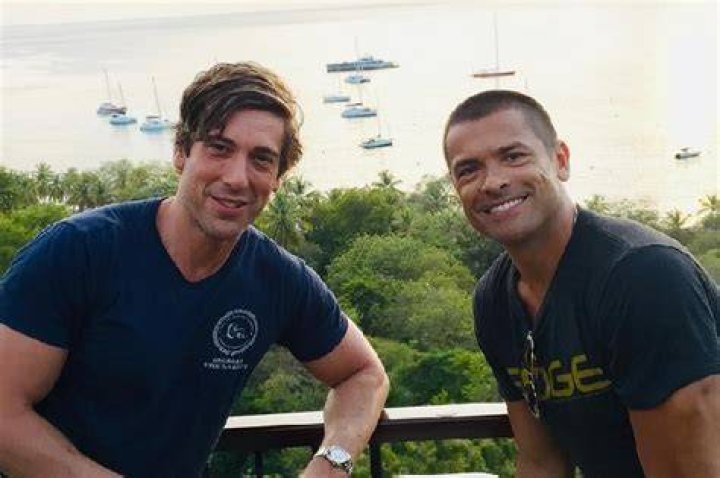 David Muir Gay, Girlfriend or Married a Wife, Family, Net Worth,WikiBio.