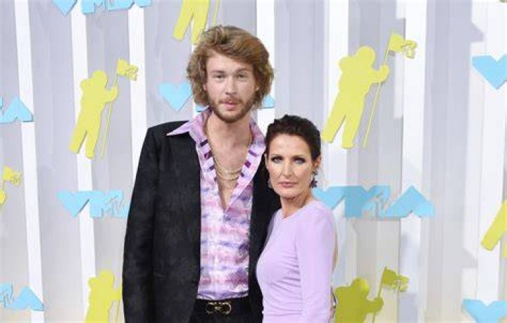 Did Yung Gravy Get Addison Raes Mom Sheri Easterling Pregnant?