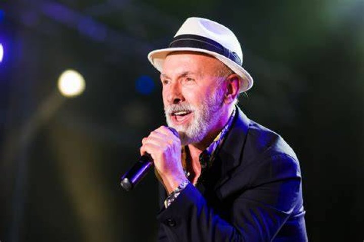 Dino Merlin releases a new emotional single 'Jedan Dan, Jedna Noć