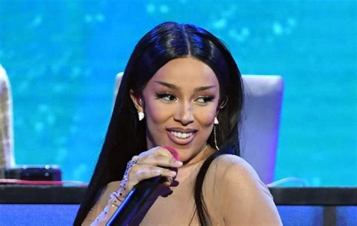 Doja Cat 5 Things to Know About 2021 VMAs Host