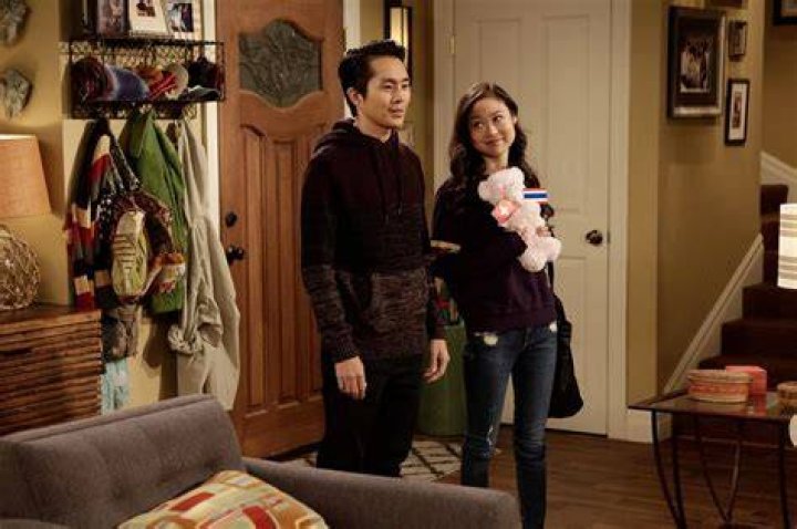 Dr. Ken Photo Justin Chon, Krista Marie Yu 38 sur 123 AlloCin&eacute;
