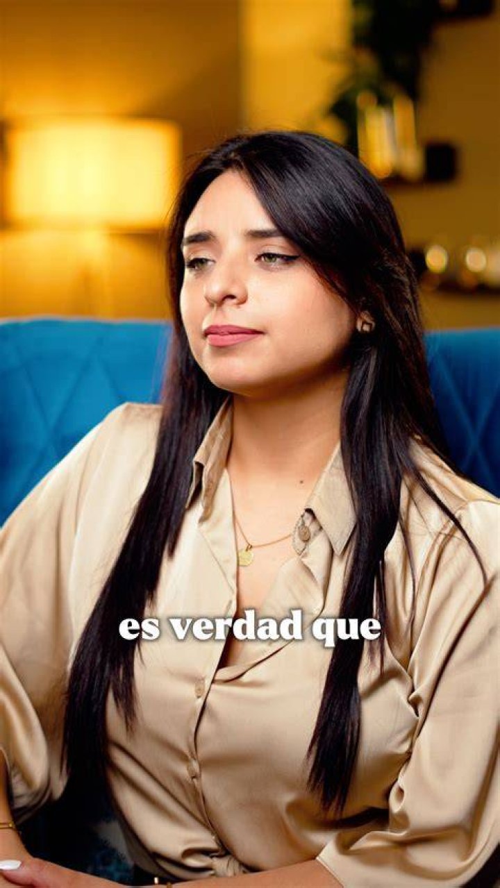 El soltero Eric André lleva a su madre como cita al evento modelo