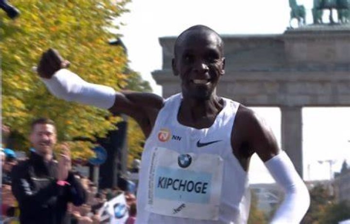 Eliud Kipchoge Crushes The 2 Hour Marathon How Did He Fuel It? Dr