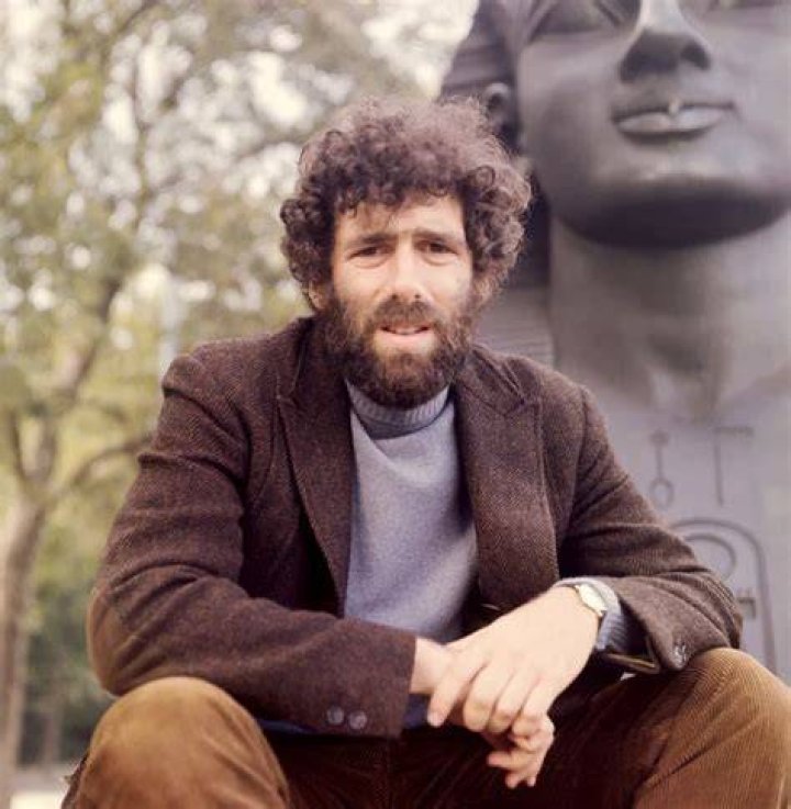 Elliott Gould on His Past Marriage to Barbra Streisand &mdash; "We Still Love