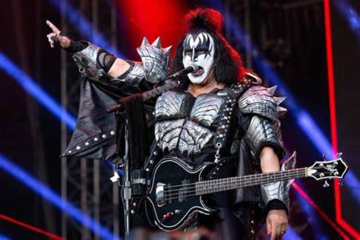 Gene Simmons Says He&rsquo;s &lsquo;A Little Klutz&rsquo; When it Comes to Art