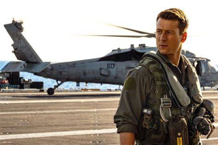 Glen Powell's Girlfriend Gigi Paris Unfollows Him on Instagram, Fuels