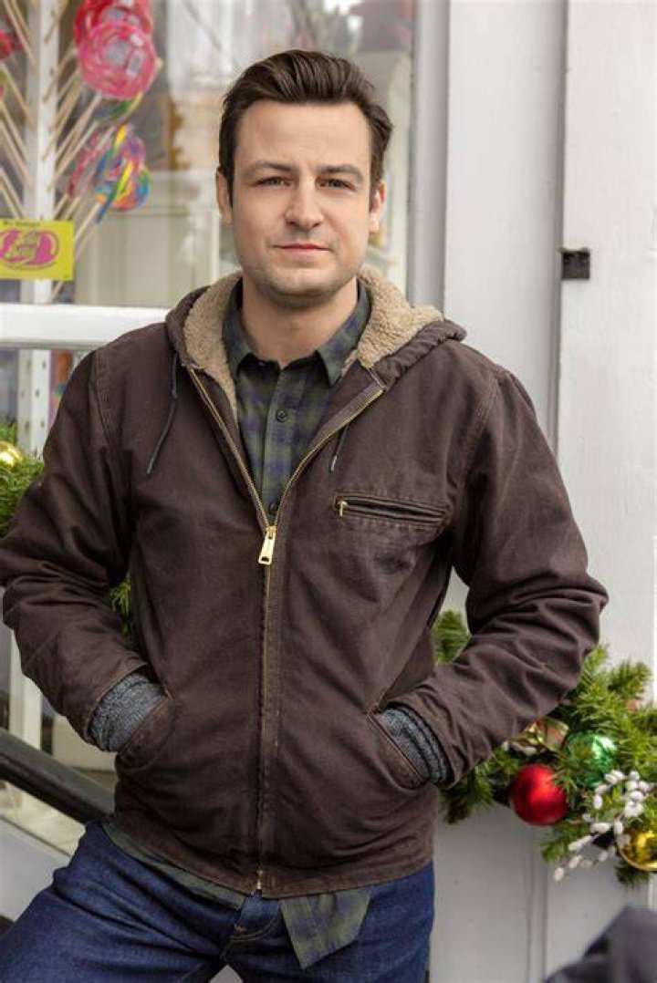 Hallmark Channel&rsquo;s Tyler Hynes and Andrew Walker&rsquo;s BFF Moments Their