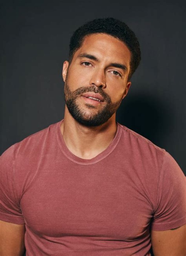 Henderson Wade (Actor) Wiki, Bio, Age, Height, Weight, Girlfriend, Net