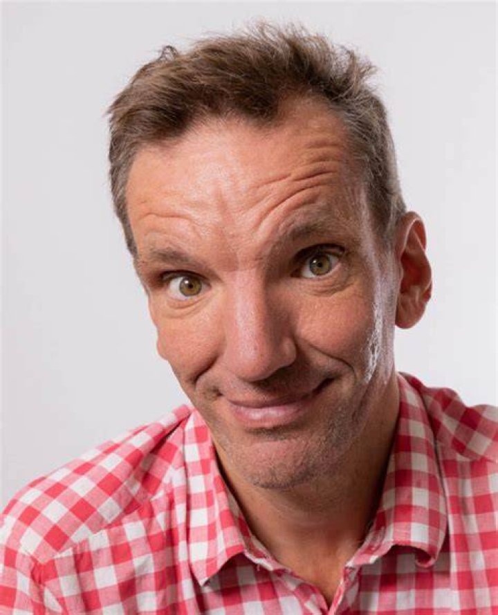 Henning Wehn Comedy festival, Reading art, Comedians