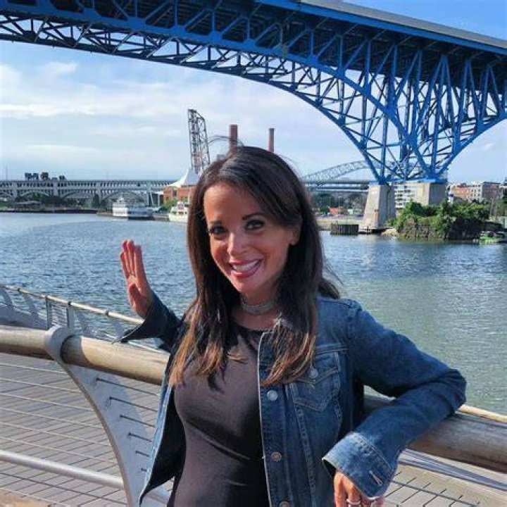 Hollie Strano Wiki Age, Height, Husband, Salary, Measurements