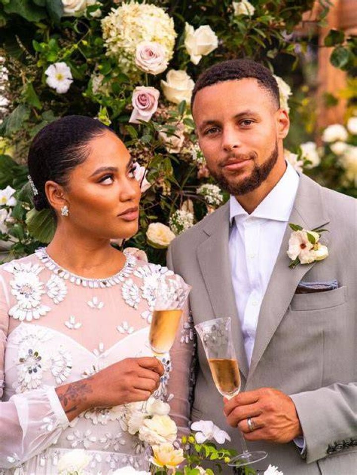 How Did Steph and Ayesha Curry Meet?
