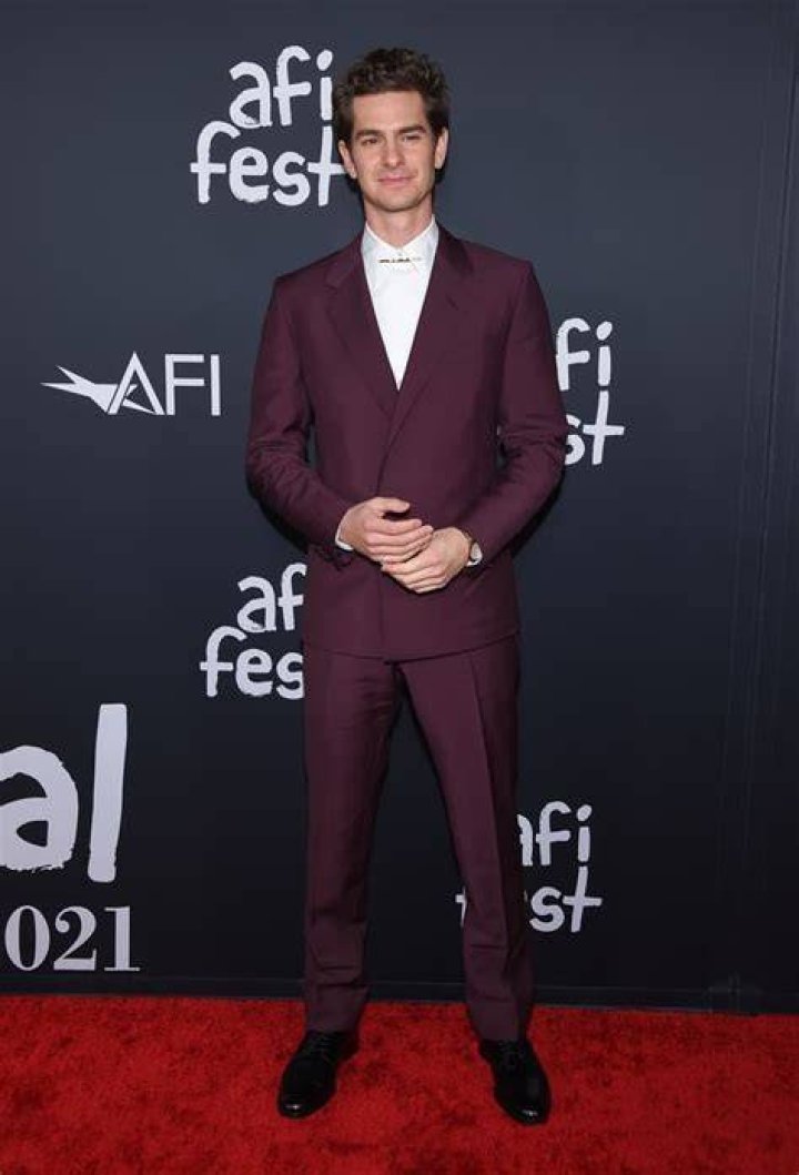 How tall is Andrew Garfield Super Stars Bio