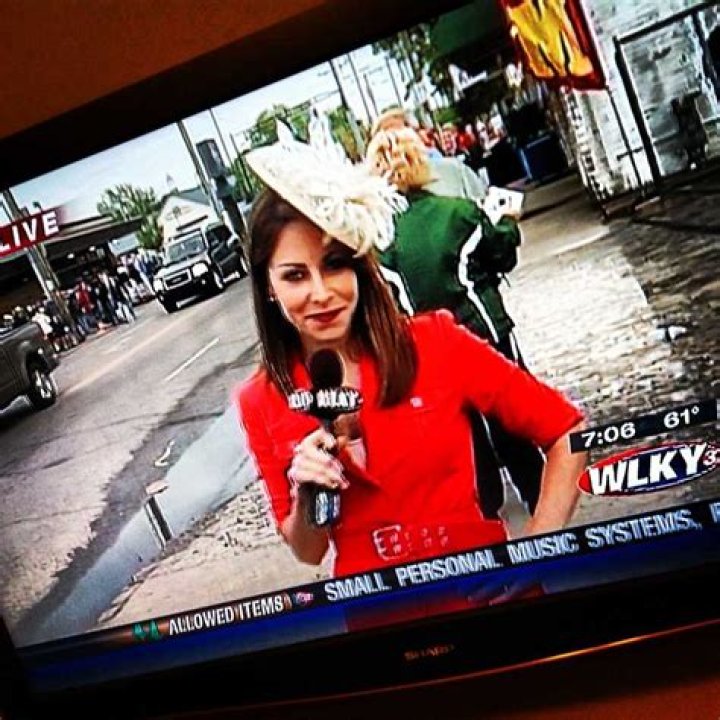 Images Connect with WLKY's Vicki Dortch