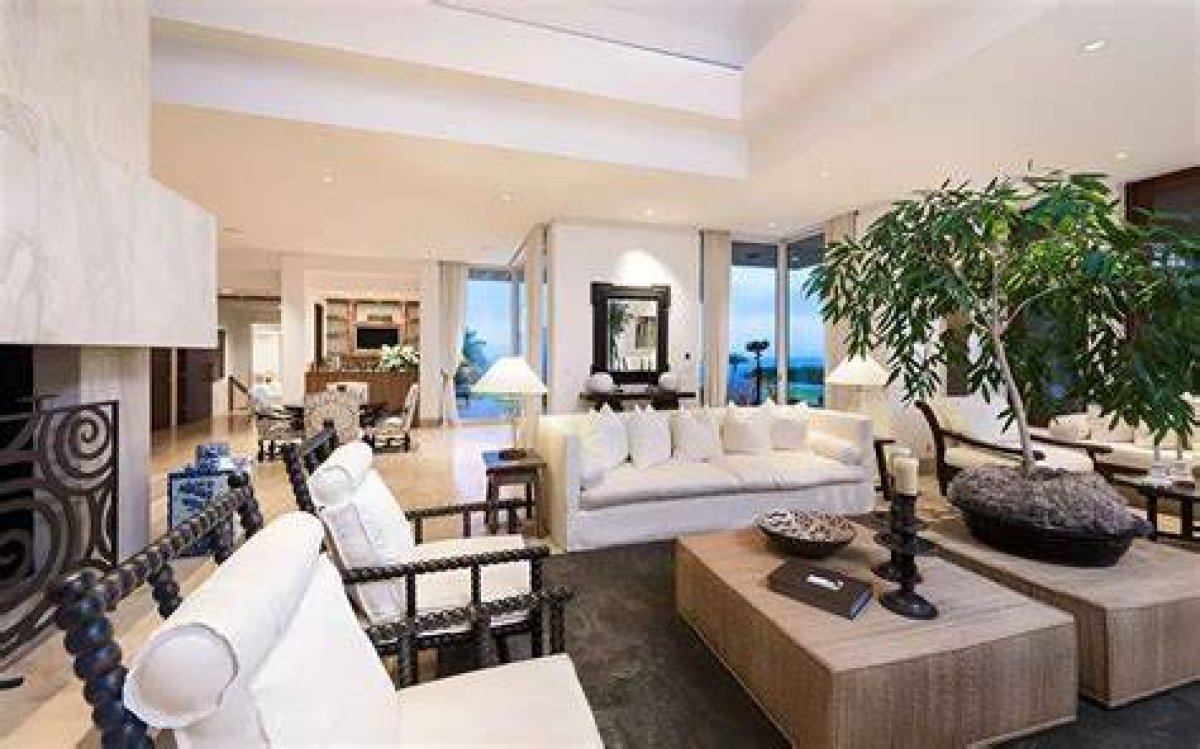 Inside the Luxurious Abode of Simon Cowell in the Uk