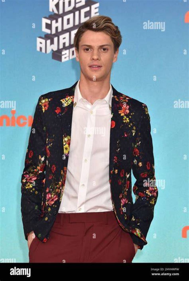 Jace Norman at the Kids Choice Awards 2018! Chicos guapos, Poses para