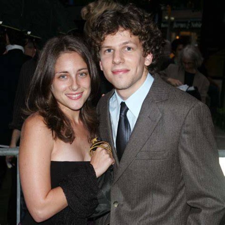 Jesse Eisenberg and girlfriend expecting a baby Page Six