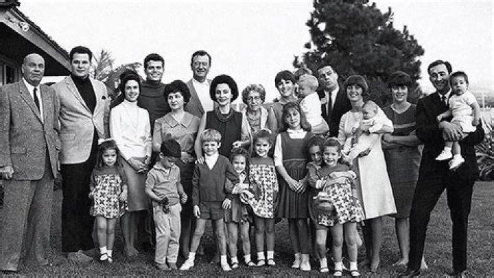 John Wayne&rsquo;s family takes at his Bayshores home in Newport Beach PC