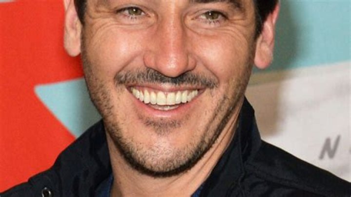 Jonathan Knight Walks Off Stage During New Kids on the Block Concert