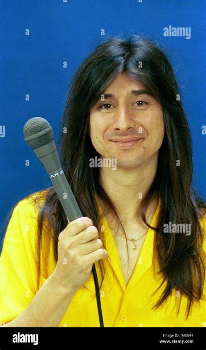 journey lead singer dies steve perry 2015 news