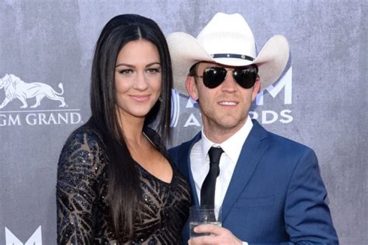 Justin Moore + Wife a Baby Girl