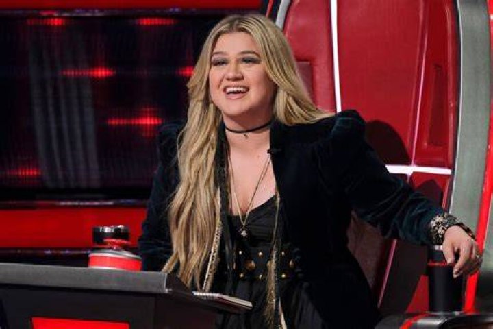 Kelly Clarkson Says This Voice Coach Has the Biggest Ego NBC Insider