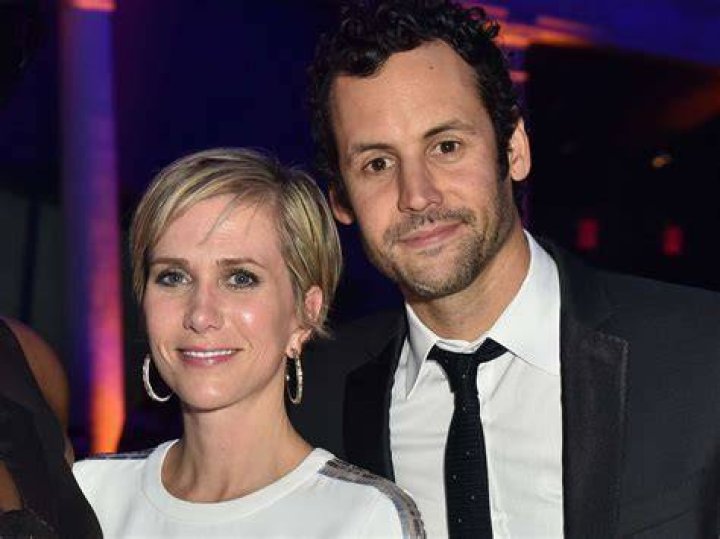 Kristen Wiig, fiancé Avi Rothman step out with their twins