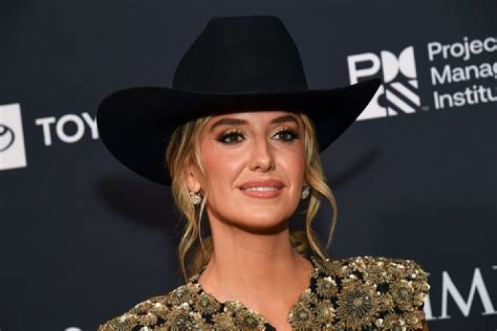 Lainey Wilson Net Worth In 2023 Age, Songs, Career, And Wiki