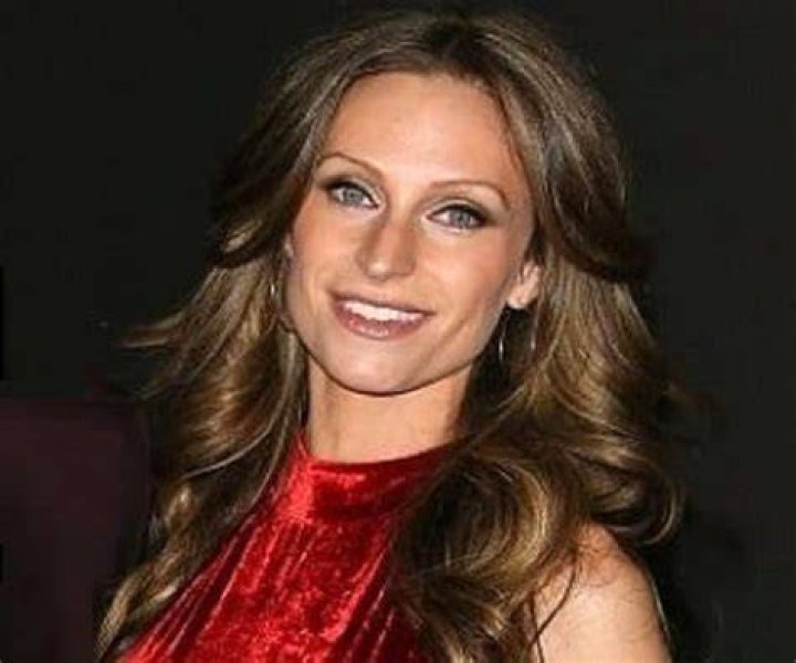 Lauren Hashian Bio, Facts, Family Life of Singersongwriter