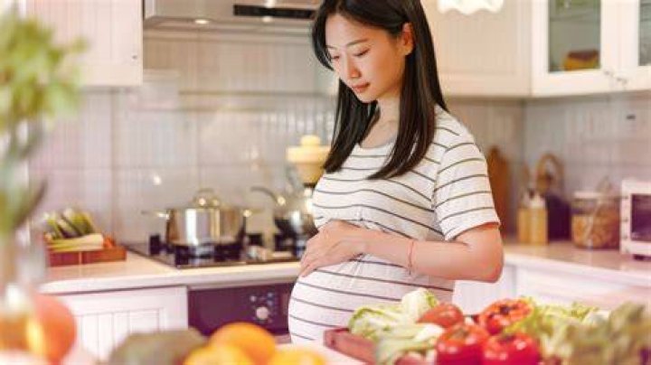 Lifestyle of the pregnant and fabulous Style Icon Olivia Palermo