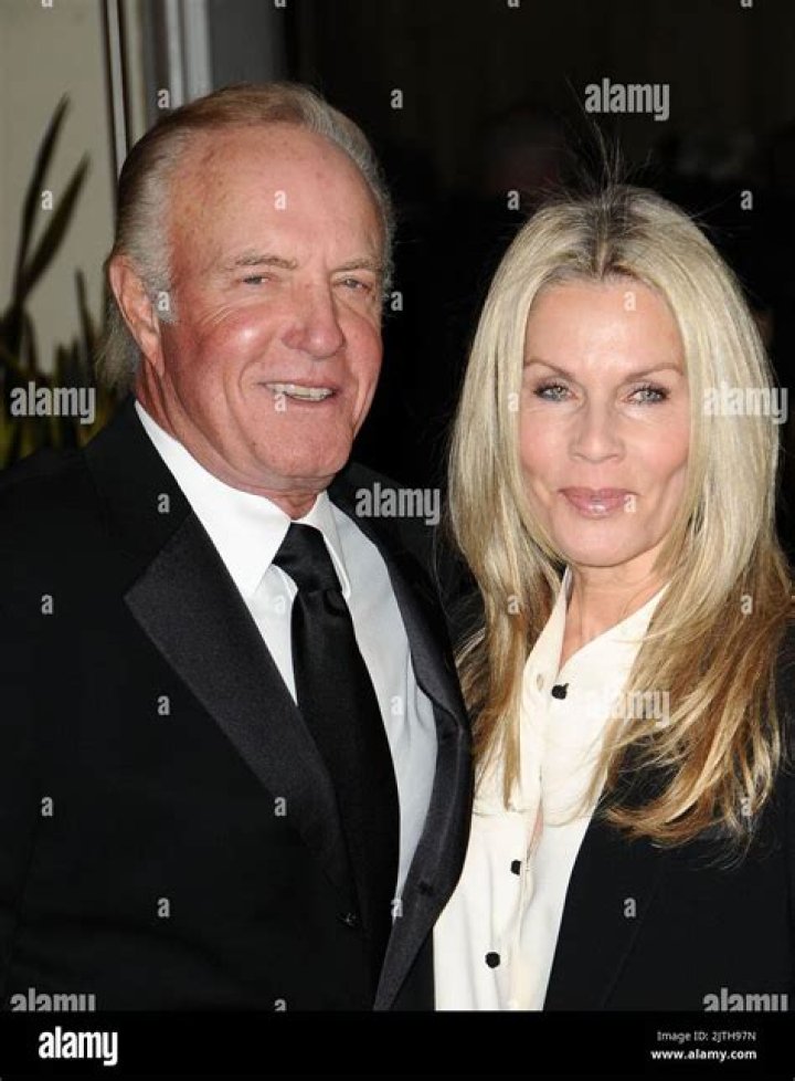 Linda Stokes James Caan's Wife (Bio, Wiki)