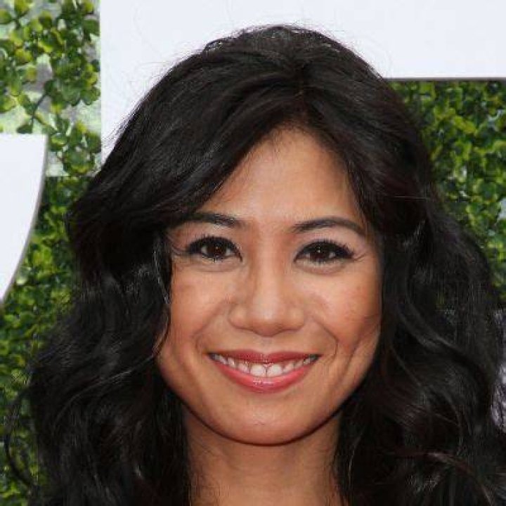 Liza Lapira Net Worth, Bio, Height, Family, Age, Weight, Wiki 2024
